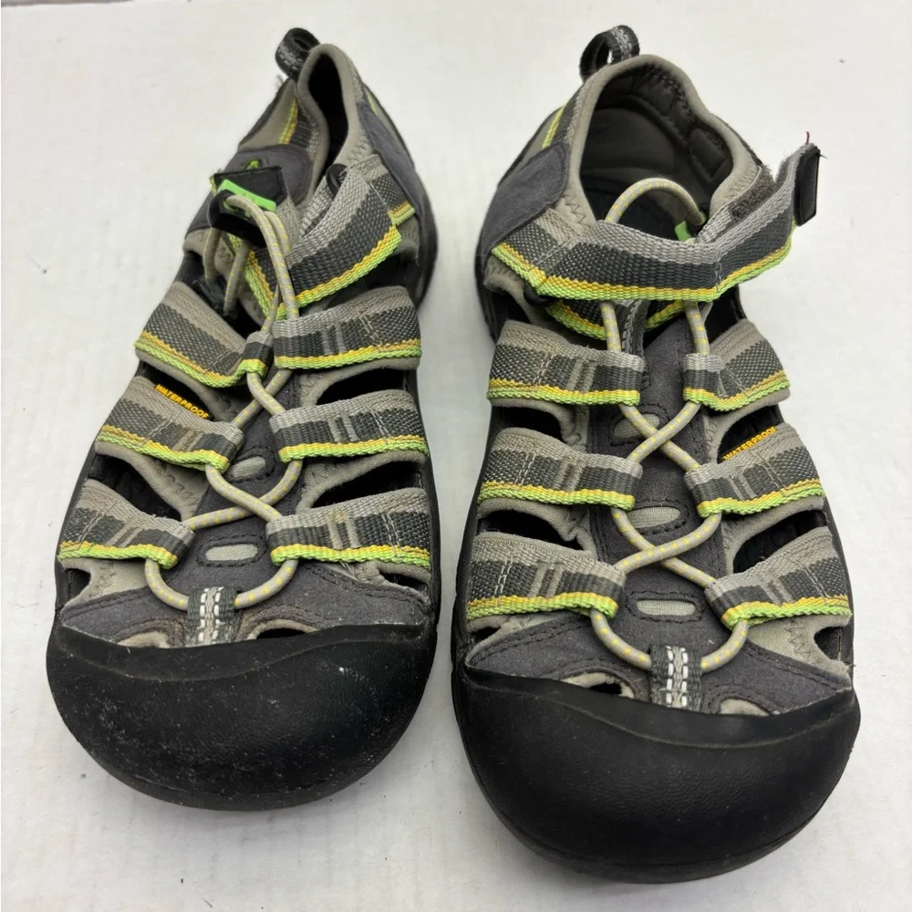 Keen Kids Gray and Lime Outdoor Strappy Sandals, SZ 4 big boy, box 23